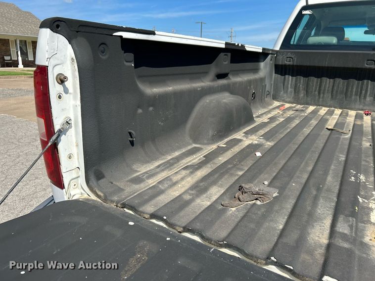 image for item LE9744 2008 Chevrolet Silverado 2500HD  Crew Cab pickup truck