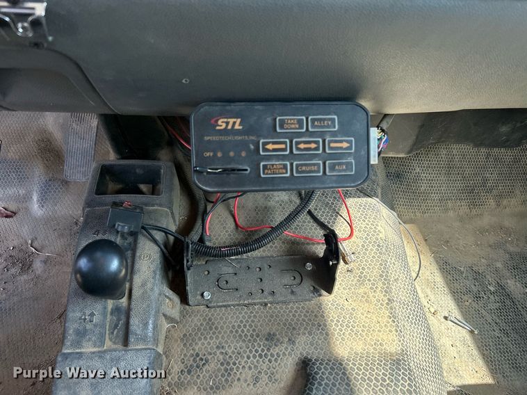 image for item LE9744 2008 Chevrolet Silverado 2500HD  Crew Cab pickup truck