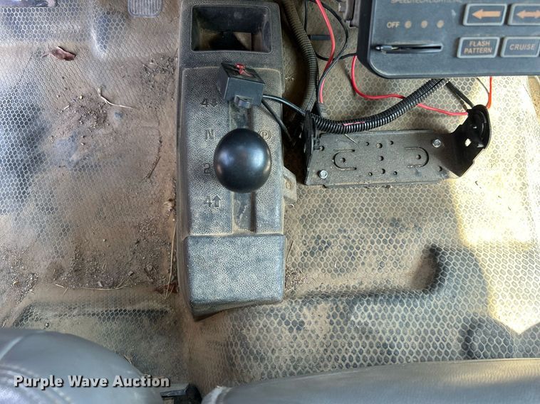 image for item LE9744 2008 Chevrolet Silverado 2500HD  Crew Cab pickup truck