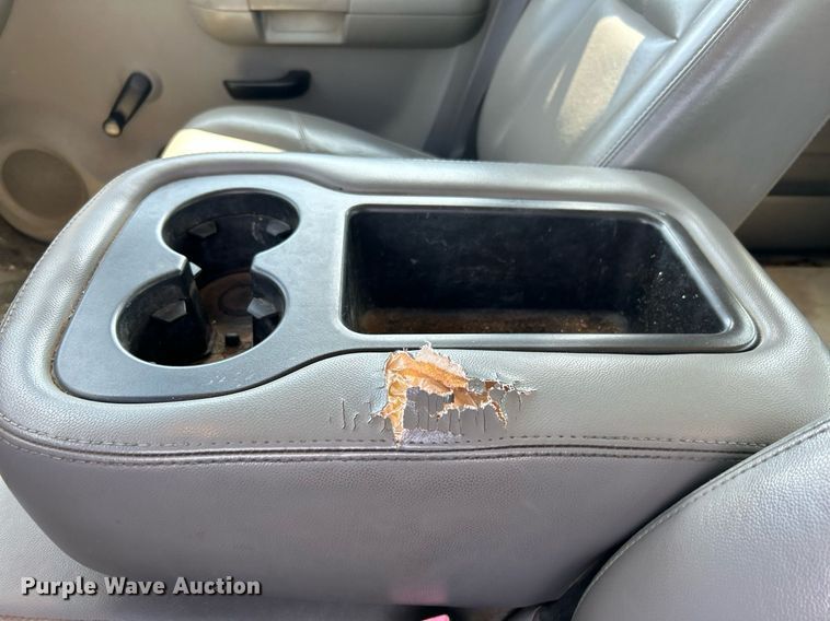 image for item LE9744 2008 Chevrolet Silverado 2500HD  Crew Cab pickup truck