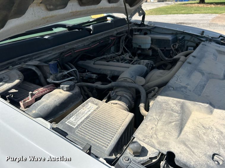 image for item LE9744 2008 Chevrolet Silverado 2500HD  Crew Cab pickup truck