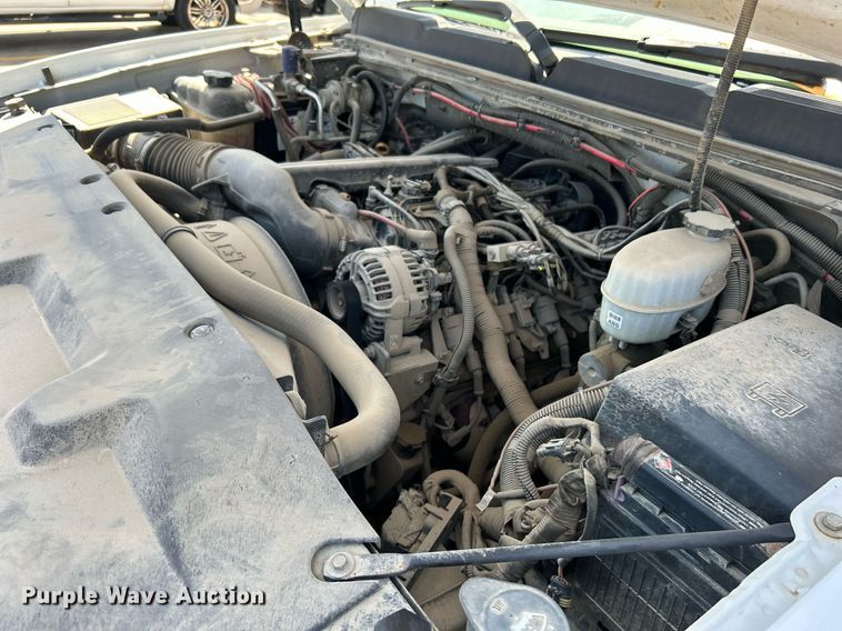 image for item LE9744 2008 Chevrolet Silverado 2500HD  Crew Cab pickup truck