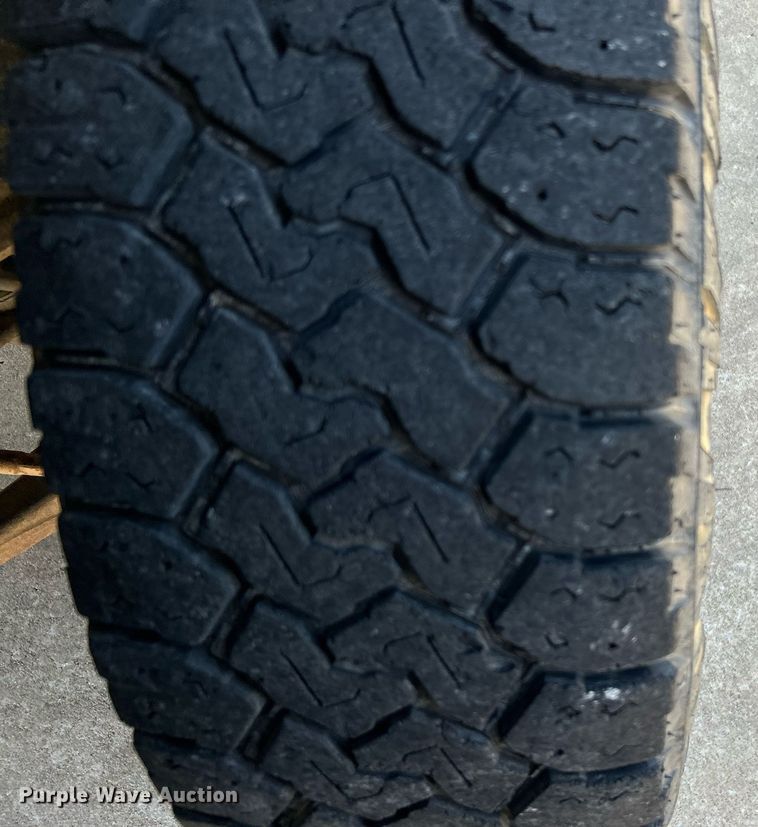 image for item LE9744 2008 Chevrolet Silverado 2500HD  Crew Cab pickup truck