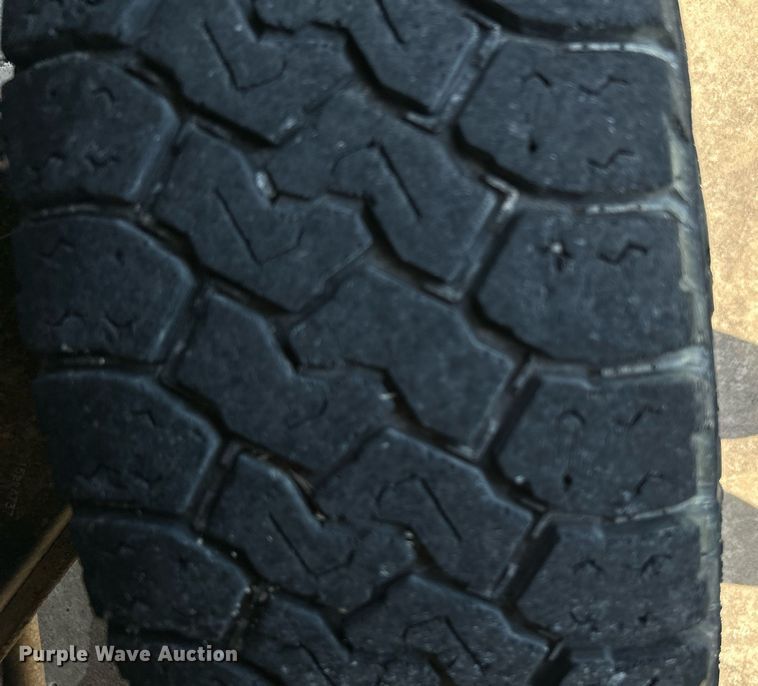 image for item LE9744 2008 Chevrolet Silverado 2500HD  Crew Cab pickup truck