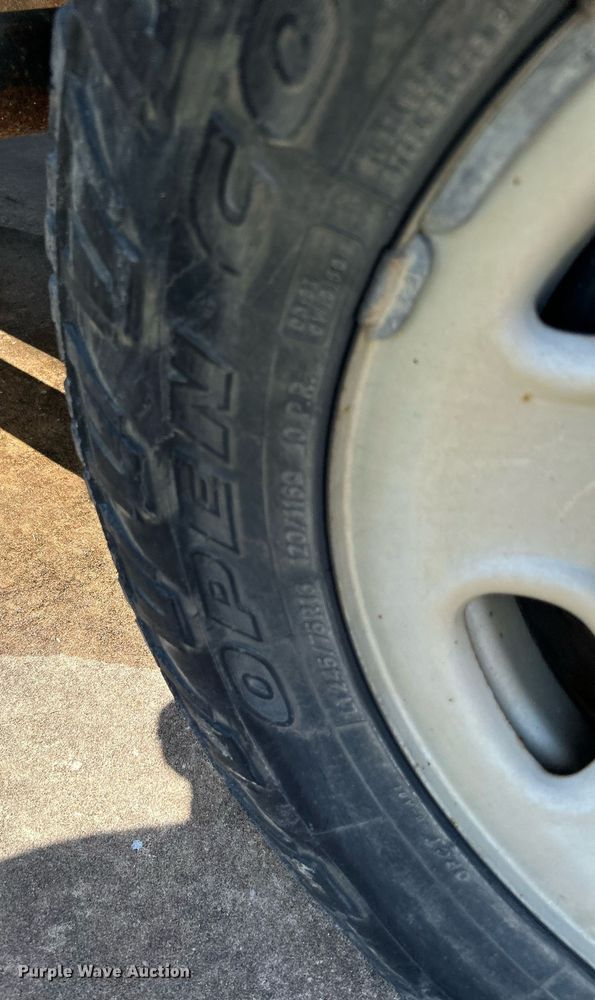 image for item LE9744 2008 Chevrolet Silverado 2500HD  Crew Cab pickup truck