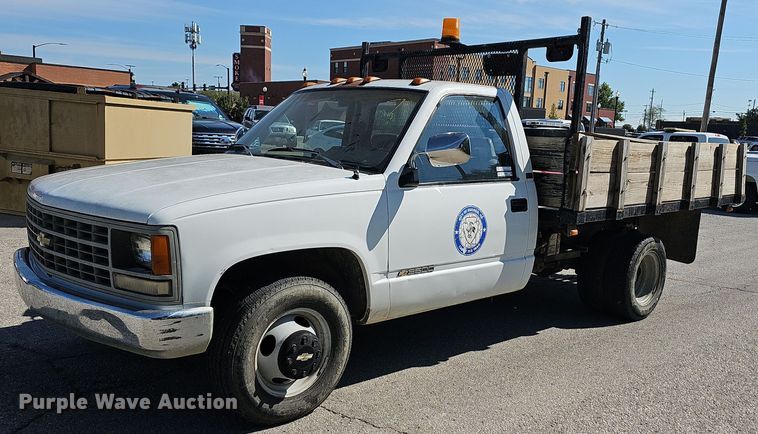 image for item LE9746 1992 Chevrolet C3500  dump flatbed pickup truck