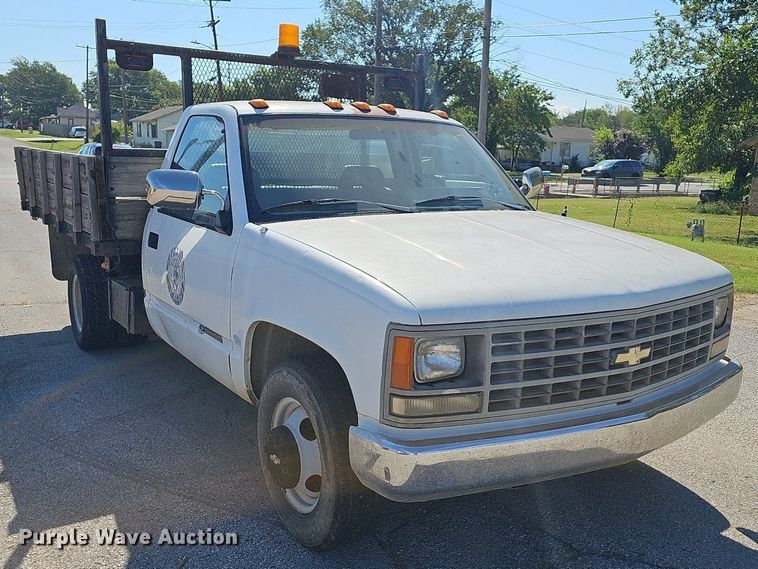 image for item LE9746 1992 Chevrolet C3500  dump flatbed pickup truck