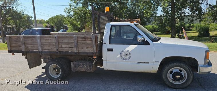 image for item LE9746 1992 Chevrolet C3500  dump flatbed pickup truck