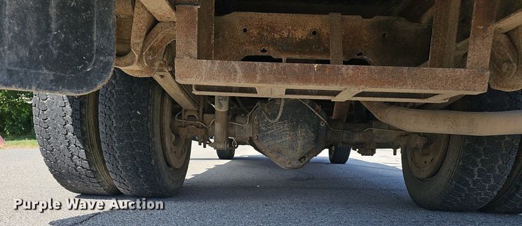 image for item LE9746 1992 Chevrolet C3500  dump flatbed pickup truck