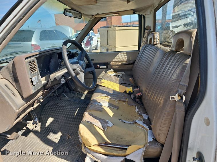 image for item LE9746 1992 Chevrolet C3500  dump flatbed pickup truck