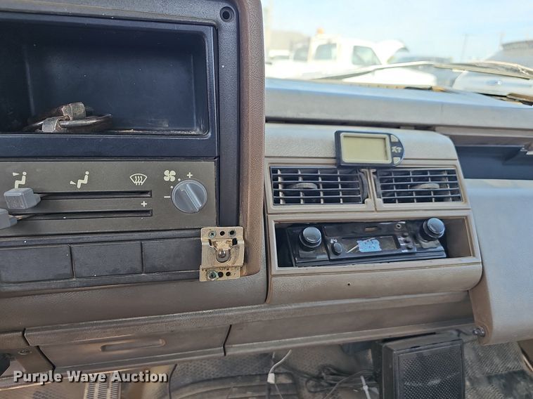 image for item LE9746 1992 Chevrolet C3500  dump flatbed pickup truck