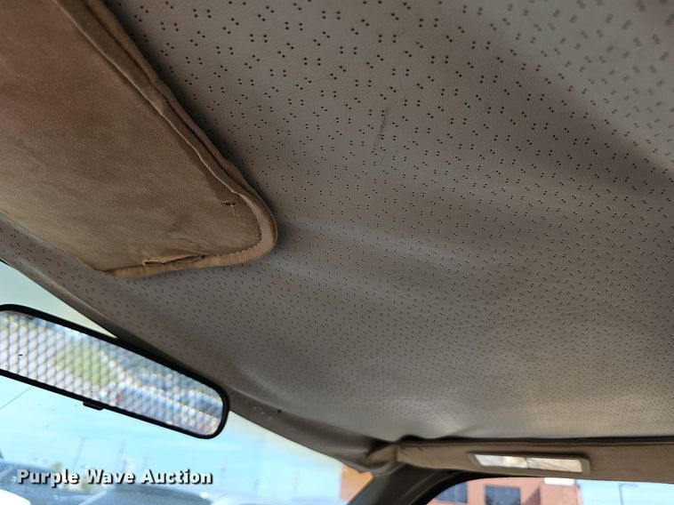 image for item LE9746 1992 Chevrolet C3500  dump flatbed pickup truck