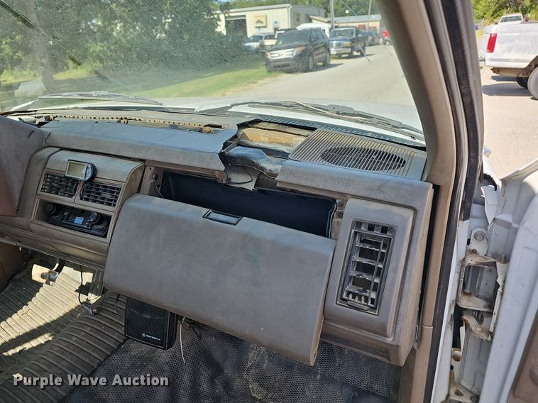 image for item LE9746 1992 Chevrolet C3500  dump flatbed pickup truck