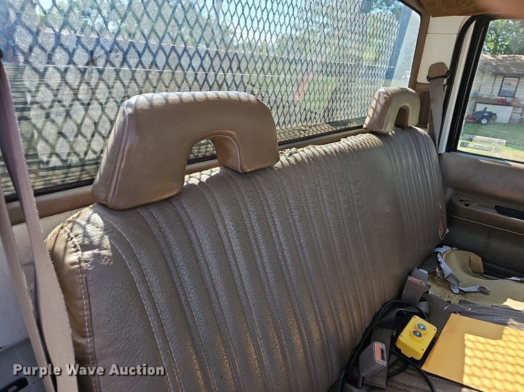 image for item LE9746 1992 Chevrolet C3500  dump flatbed pickup truck