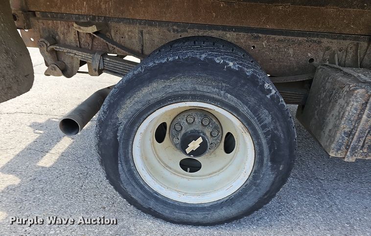 image for item LE9746 1992 Chevrolet C3500  dump flatbed pickup truck