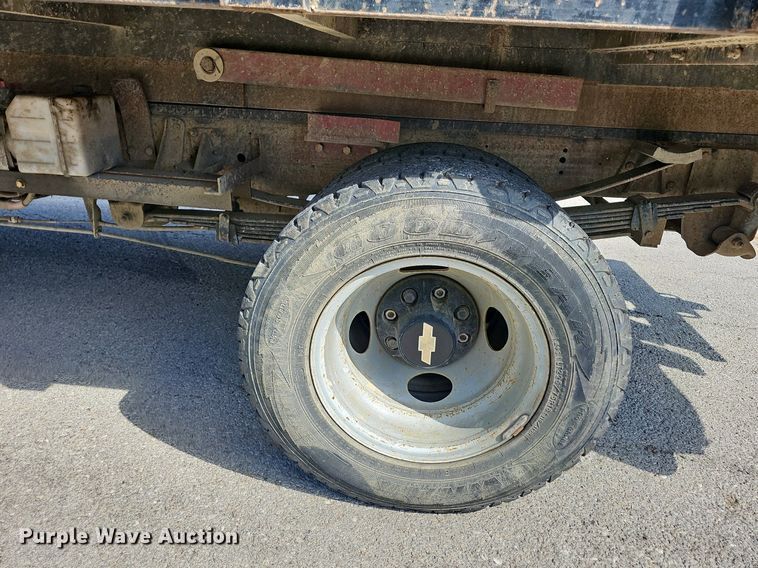 image for item LE9746 1992 Chevrolet C3500  dump flatbed pickup truck