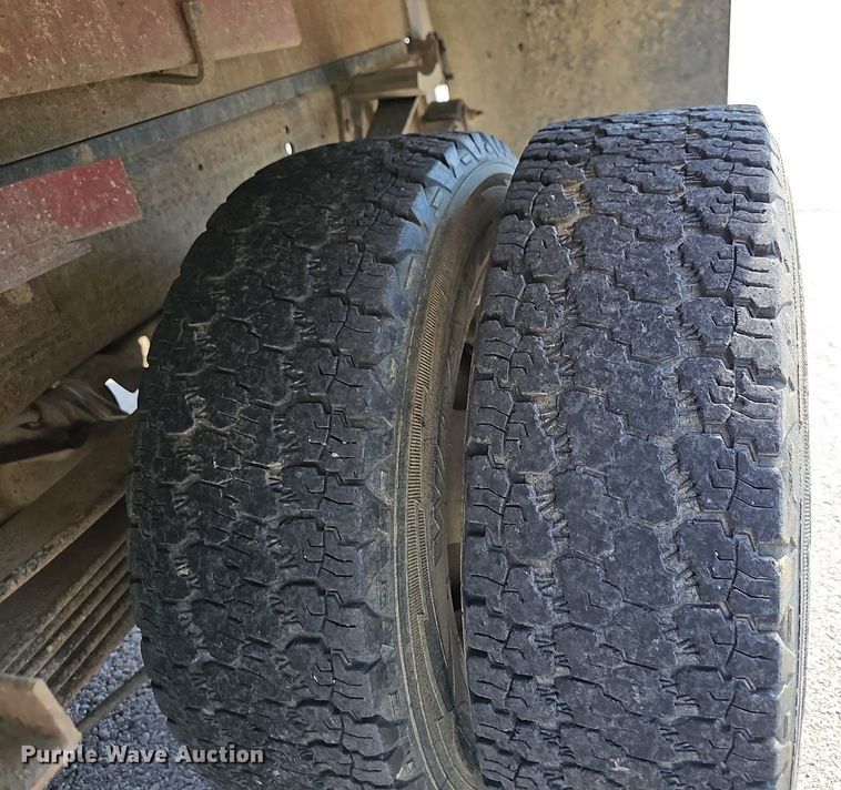 image for item LE9746 1992 Chevrolet C3500  dump flatbed pickup truck