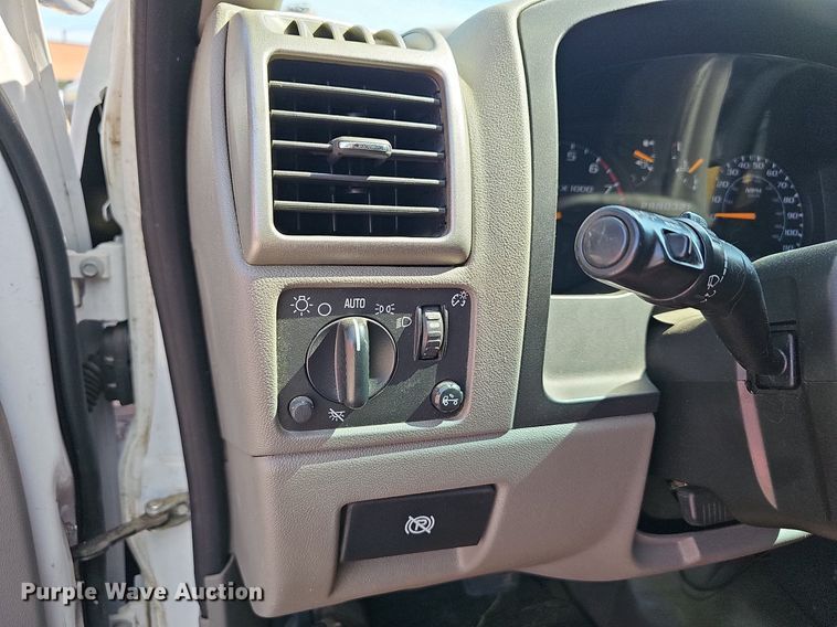 image for item LE9747 2007 Chevrolet Colorado  Ext. Cab pickup truck