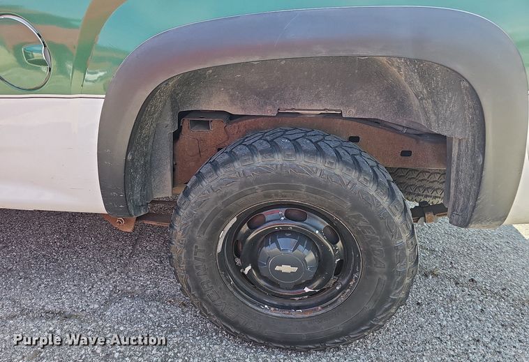 image for item LE9747 2007 Chevrolet Colorado  Ext. Cab pickup truck