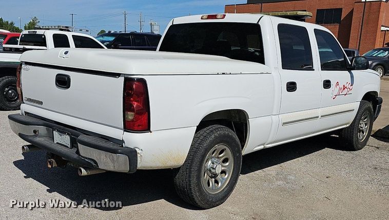 image for item LE9748 2007 Chevrolet Silverado 1500  Crew Cab pickup truck