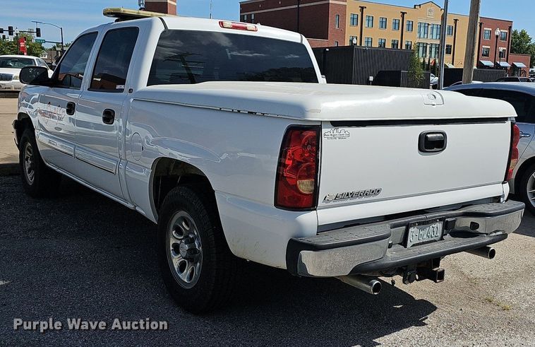 image for item LE9748 2007 Chevrolet Silverado 1500  Crew Cab pickup truck