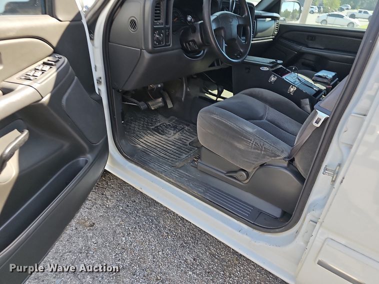 image for item LE9748 2007 Chevrolet Silverado 1500  Crew Cab pickup truck