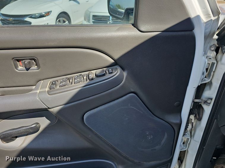 image for item LE9748 2007 Chevrolet Silverado 1500  Crew Cab pickup truck