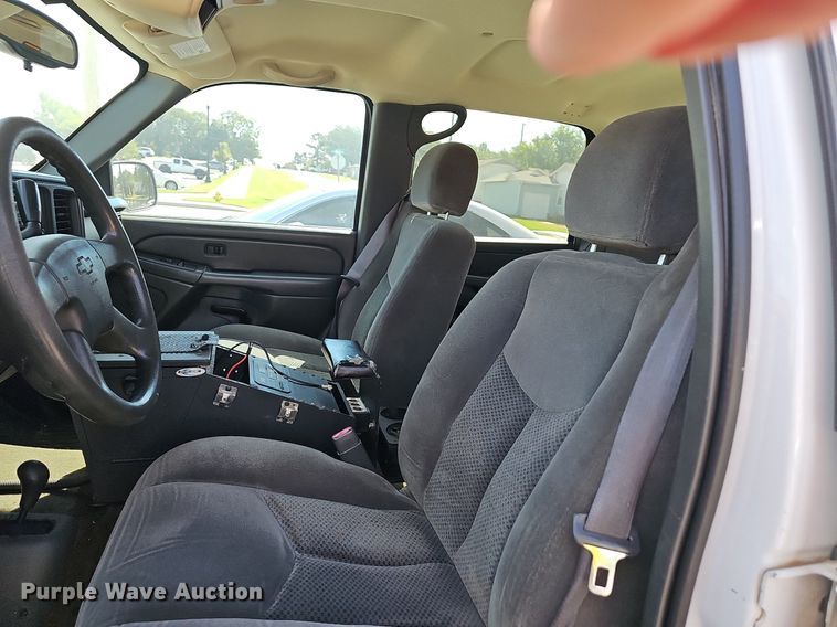 image for item LE9748 2007 Chevrolet Silverado 1500  Crew Cab pickup truck