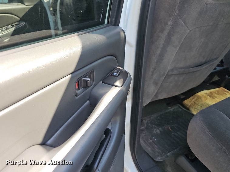 image for item LE9748 2007 Chevrolet Silverado 1500  Crew Cab pickup truck