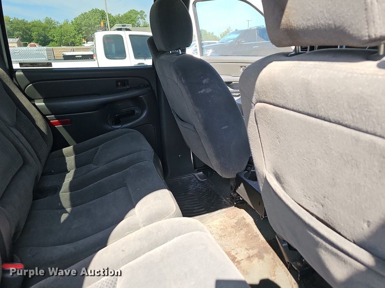 image for item LE9748 2007 Chevrolet Silverado 1500  Crew Cab pickup truck