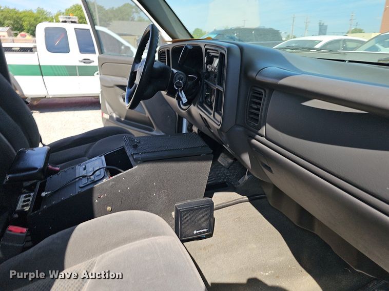 image for item LE9748 2007 Chevrolet Silverado 1500  Crew Cab pickup truck