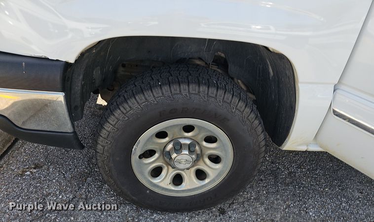 image for item LE9748 2007 Chevrolet Silverado 1500  Crew Cab pickup truck