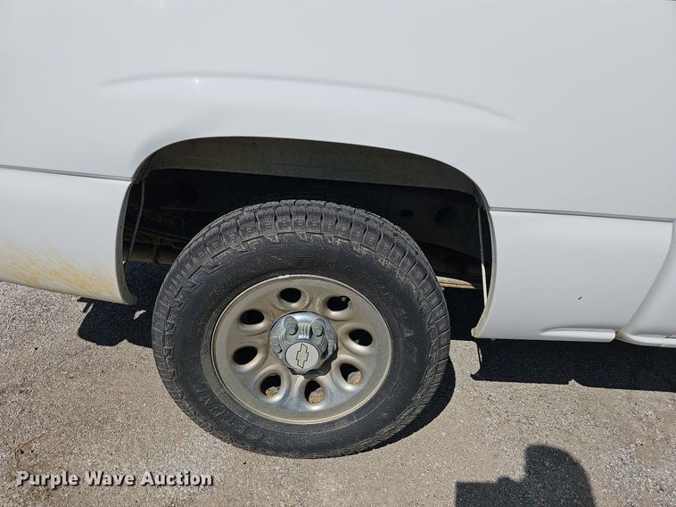 image for item LE9748 2007 Chevrolet Silverado 1500  Crew Cab pickup truck