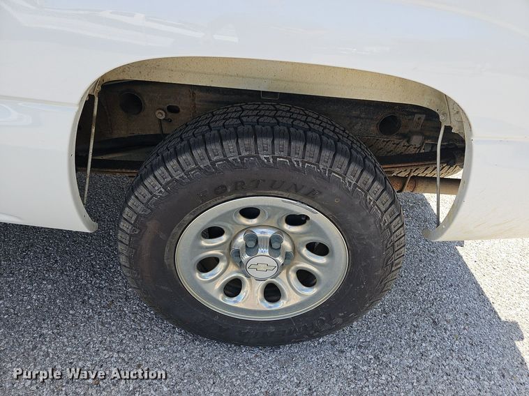 image for item LE9748 2007 Chevrolet Silverado 1500  Crew Cab pickup truck