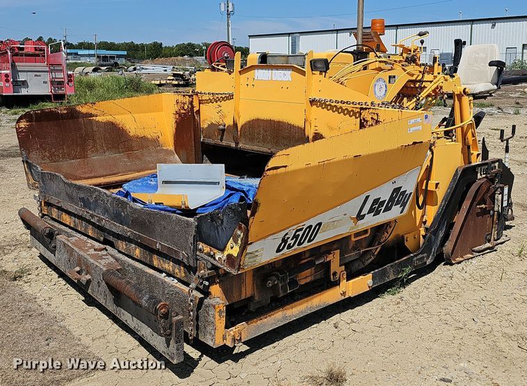 image for item LE9750 LeeBoy L8500T  paver