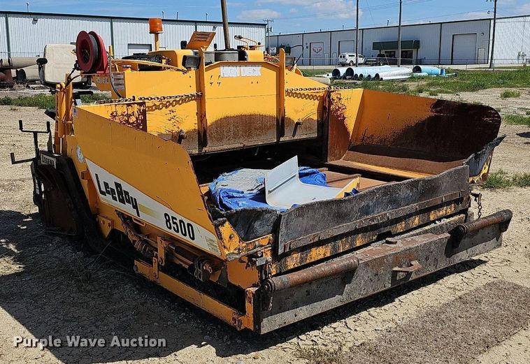 image for item LE9750 LeeBoy L8500T  paver