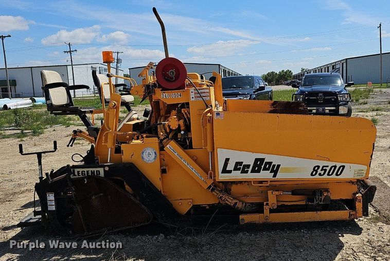 image for item LE9750 LeeBoy L8500T  paver