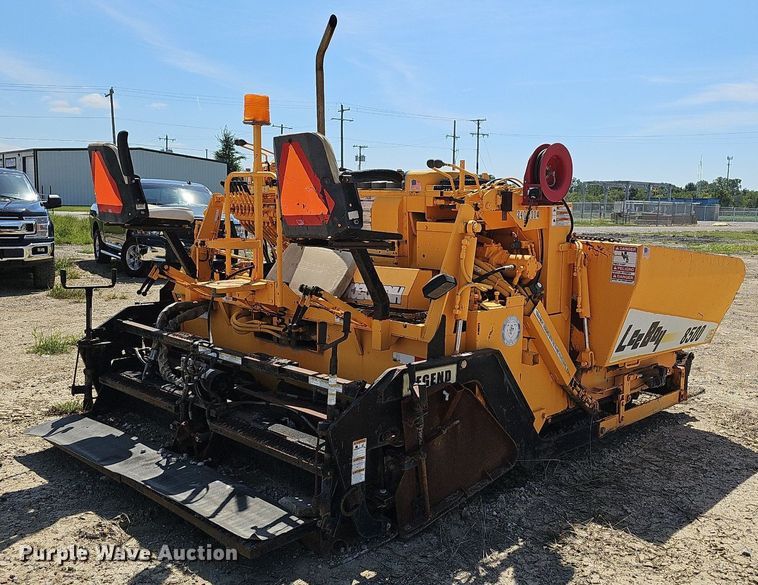 image for item LE9750 LeeBoy L8500T  paver