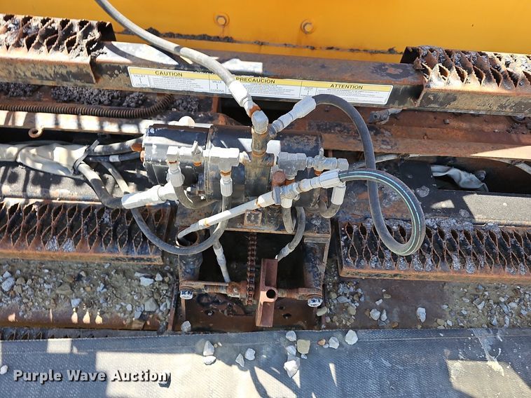 image for item LE9750 LeeBoy L8500T  paver