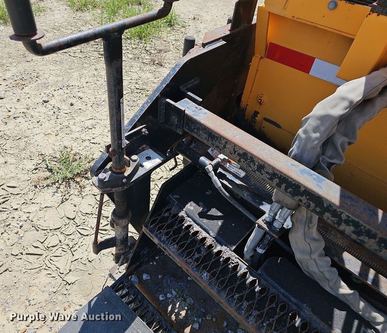 image for item LE9750 LeeBoy L8500T  paver