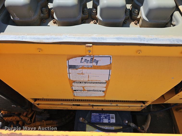 image for item LE9750 LeeBoy L8500T  paver