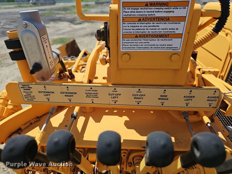 image for item LE9750 LeeBoy L8500T  paver