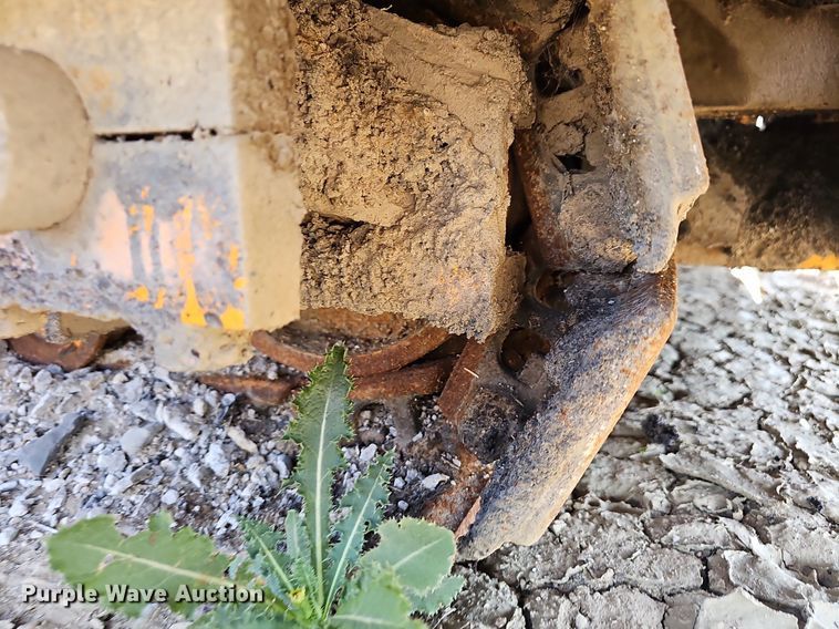 image for item LE9750 LeeBoy L8500T  paver