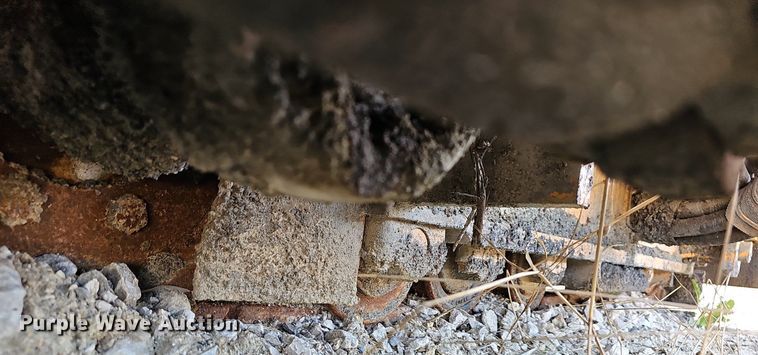 image for item LE9750 LeeBoy L8500T  paver