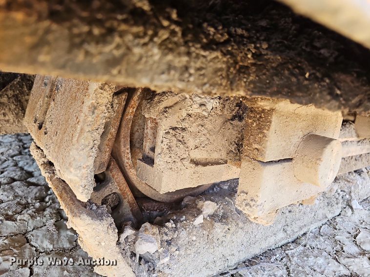 image for item LE9750 LeeBoy L8500T  paver