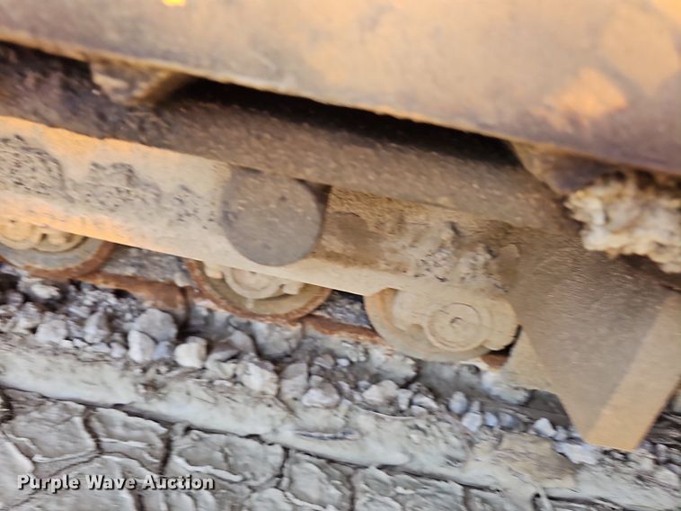 image for item LE9750 LeeBoy L8500T  paver