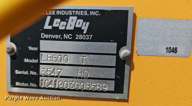 image for item LE9750 LeeBoy L8500T  paver