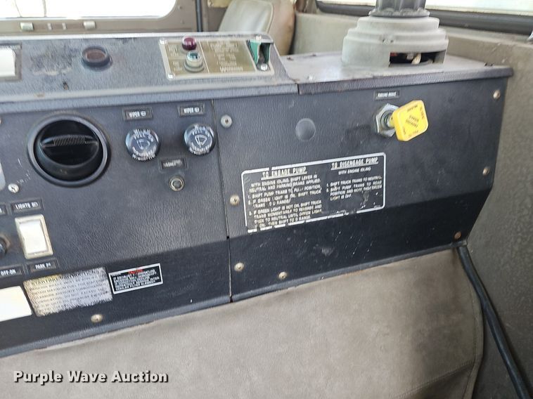 image for item LE9751 1982 Mack MC686F  pumper fire truck