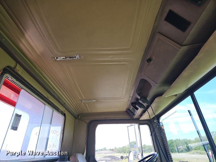 image for item LE9751 1982 Mack MC686F  pumper fire truck