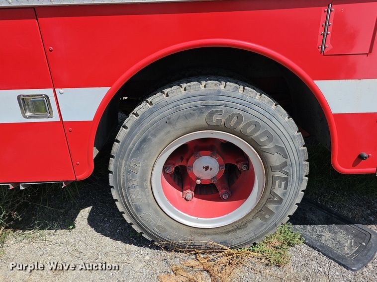 image for item LE9751 1982 Mack MC686F  pumper fire truck